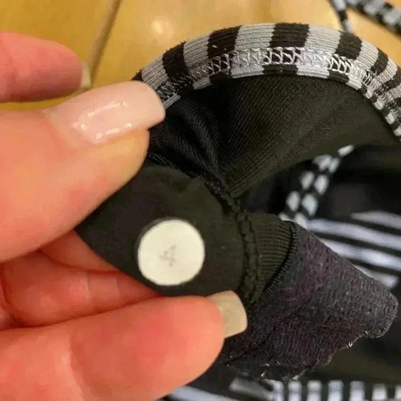 Lululemon Women’s Long Tank Top Racerback Straps Striped Black White 4 - Picture 8 of 11